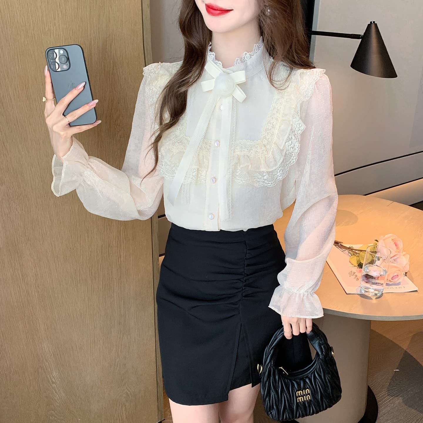 2026 가을 실사 작은 샤넬 스타일 빛 럭셔리 레이스 반하이넥 맨위 레이스 패치워크 품격 우아함 꽃 셔츠 이미지 4