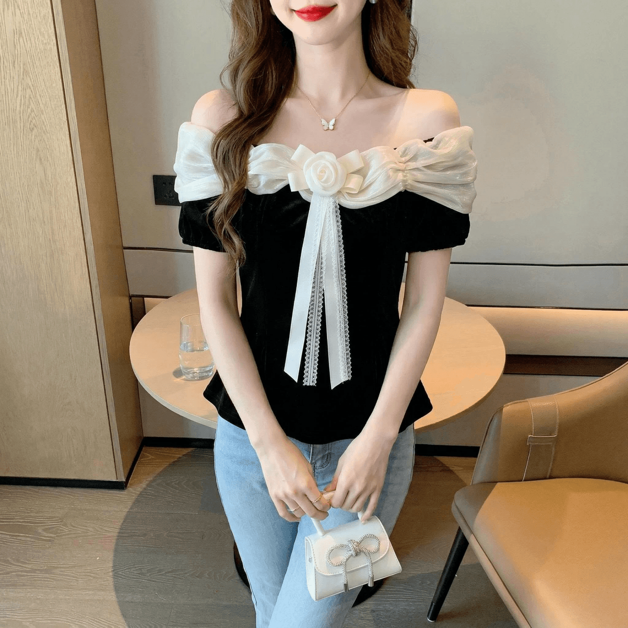 2026 여름 새로운 실사 프랑스식 오프숄더 반팔 티셔츠 몸매 가꾸기 쇼트 스타일 맨위 Chic 꽃 기본 셔츠 이미지 3