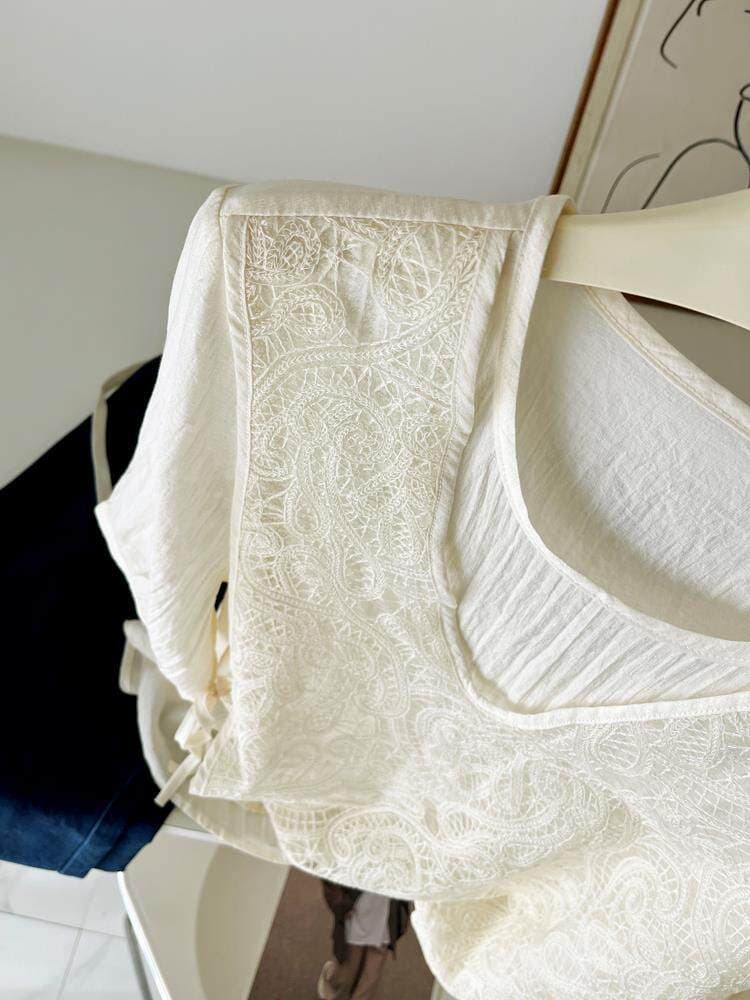 숙녀 팬 루즈핏 슬림해 보이는 자수 레이스 셔츠 여름 품격 다용도 페이크 레이어드 셔츠 상세 이미지 5