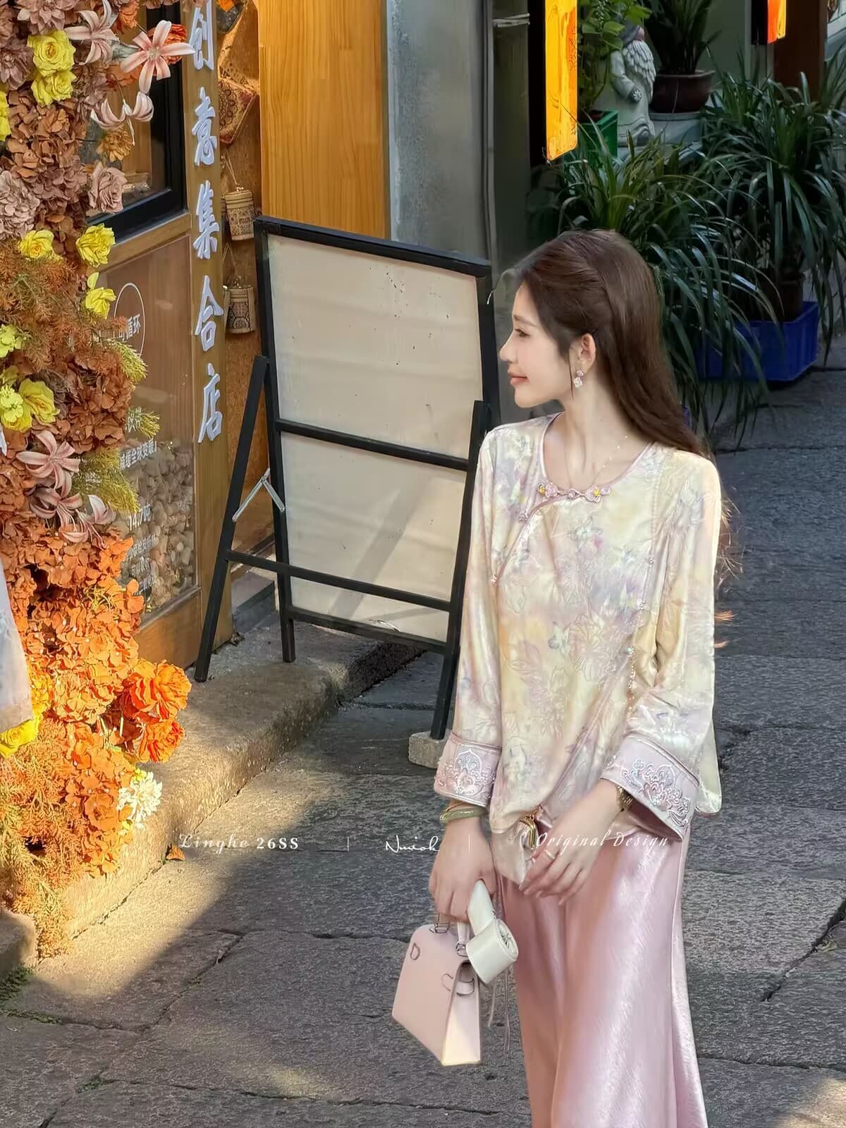 파빌리온 와우 자금성 새로운 중식 사람들 실크 벨벳 화상 꽃 셔츠 새틴 반신 스커트 여성 이른 가을 국풍 세트 상세 이미지 5