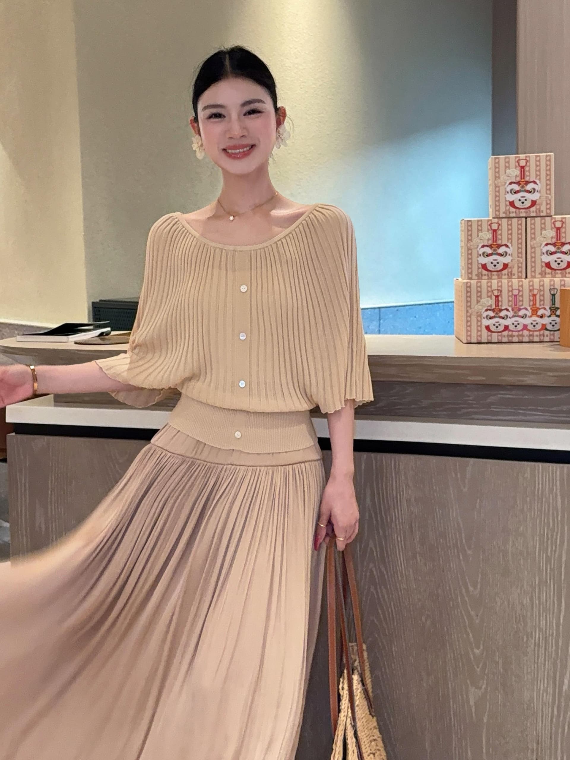 부드러운 분말 안개 여름 프랑스식 스타일 Pleat 여신 데이트 디자인 센스 슬림해 보이는 표지 고기 얇은 셔츠 주름 치마 세트 이미지 2