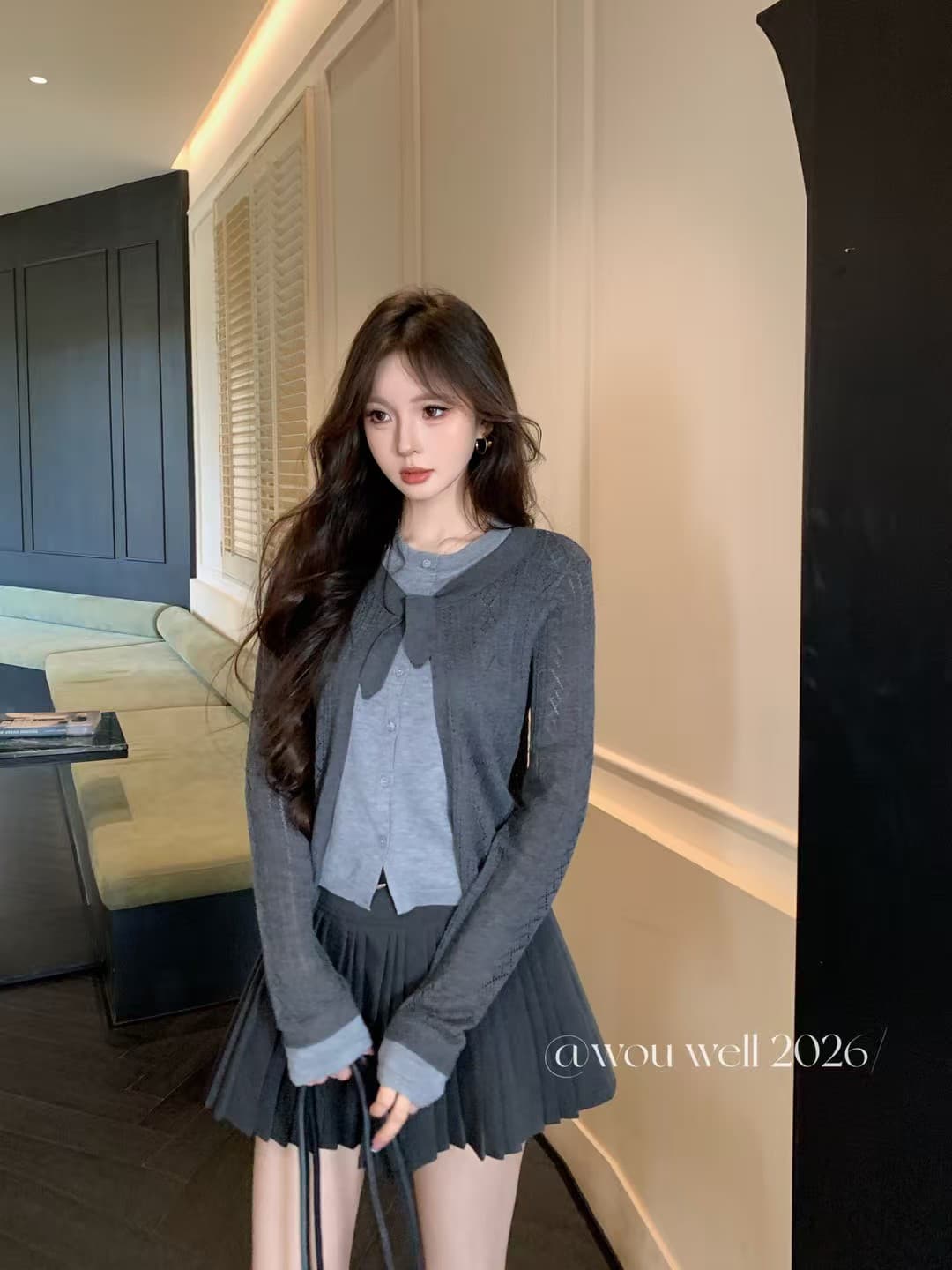 한 부서 배색 긴팔 니트 스웨터 2026 디자인 센스 몸매 가꾸기 품격 페이크 레이어드 맨위 플러스 플리츠 스커트 투피스 세트 상세 이미지 1