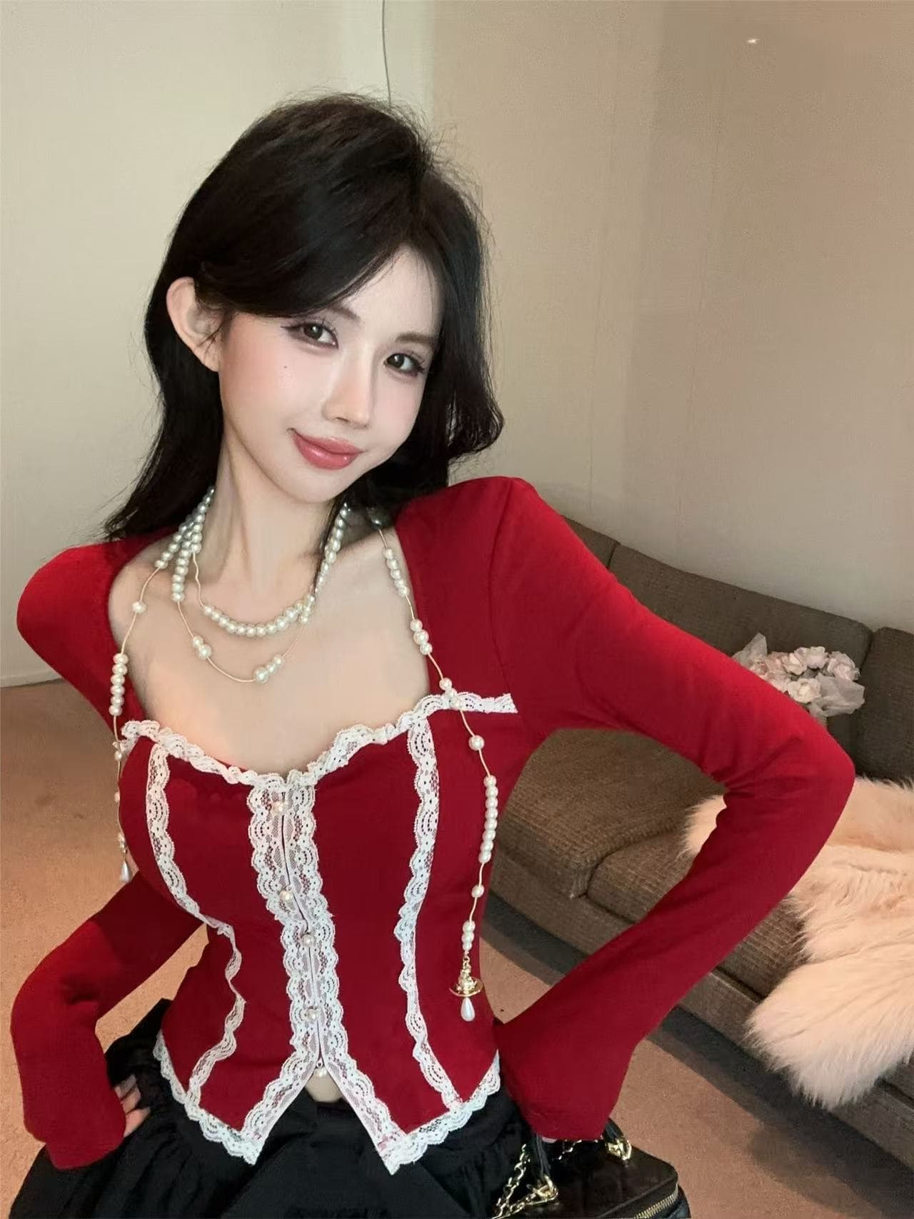 프랑스식 품격 크리스마스 신년 빨간색 레이스 조각 털이 있는 기본 셔츠 몸매 가꾸기 슬림해 보이는 벨트 가슴 패드 인사이드 잡아라. 의류 여성 상세 이미지 1