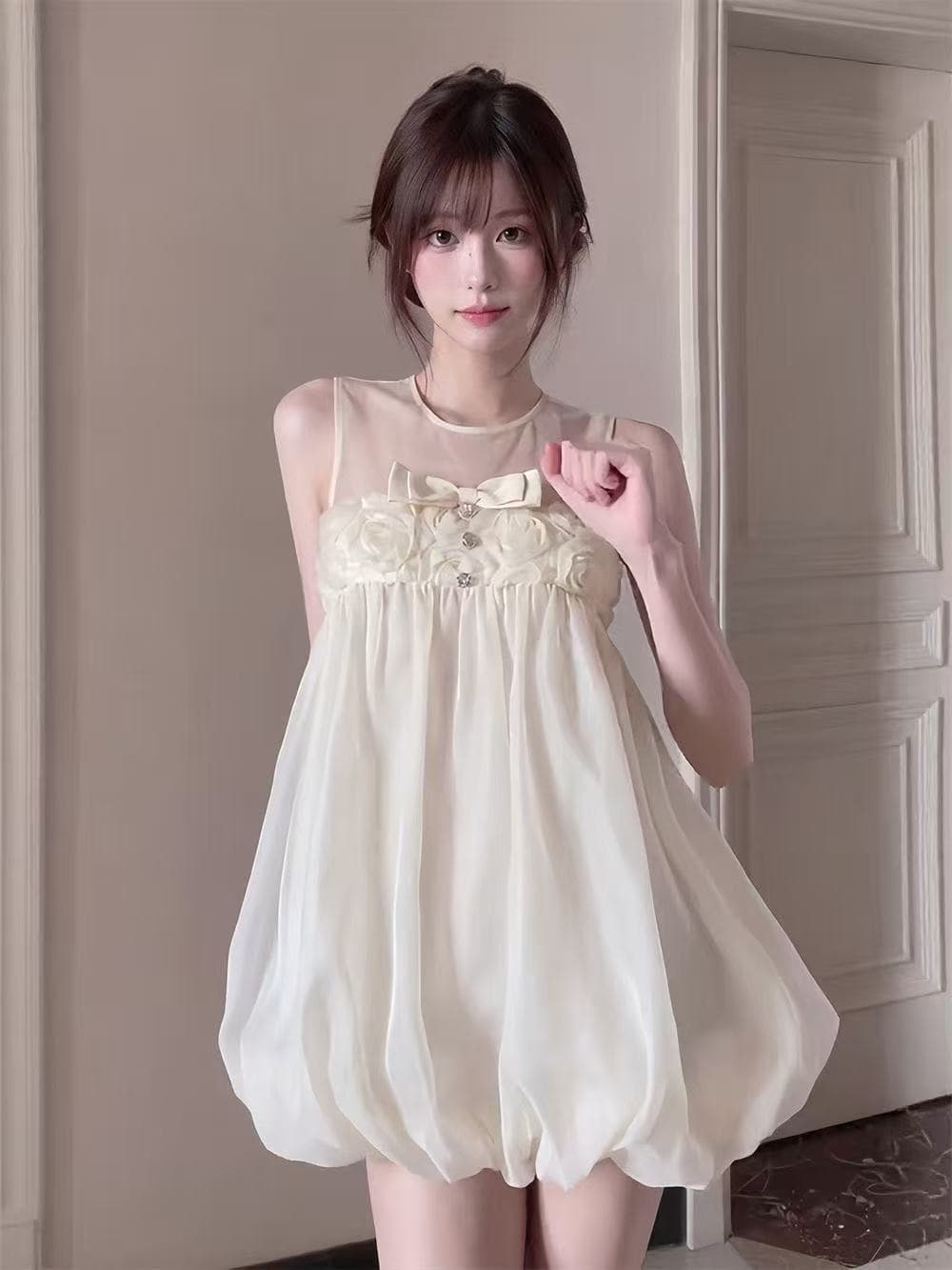 우아함 화이트 민소매 망사 여성 드레스 여름 나비 매듭 훈련 버클 장미 꽃밭 치마 허리 수축 품격 요정 치마 이미지 2