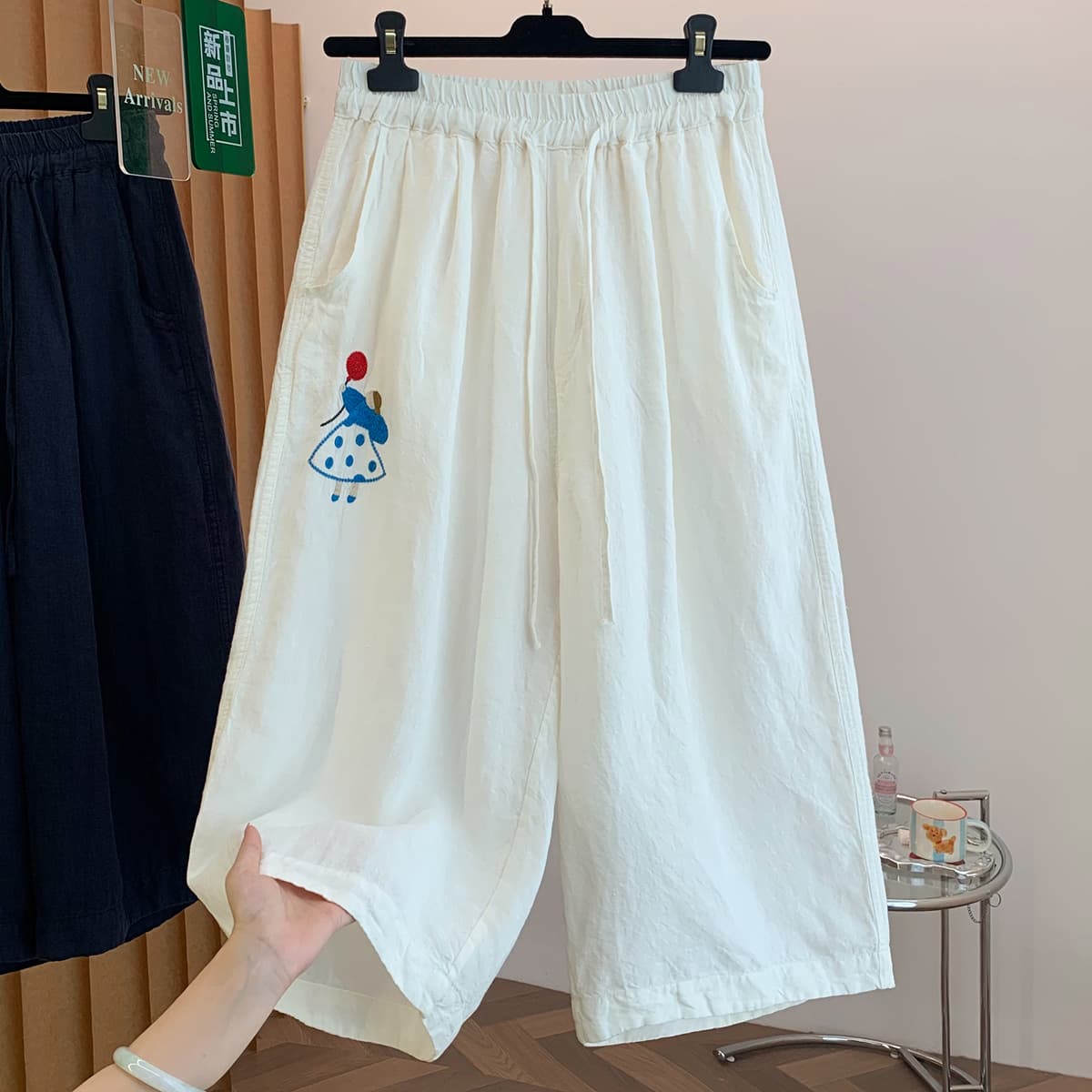 7839# 여름 루즈핏 빅 사이즈 펌프 로프 허리밴드 만화 자수 워시 물 면 캐주얼 바지 하렘 바지 와이드 레깅스 바지 이미지 3
