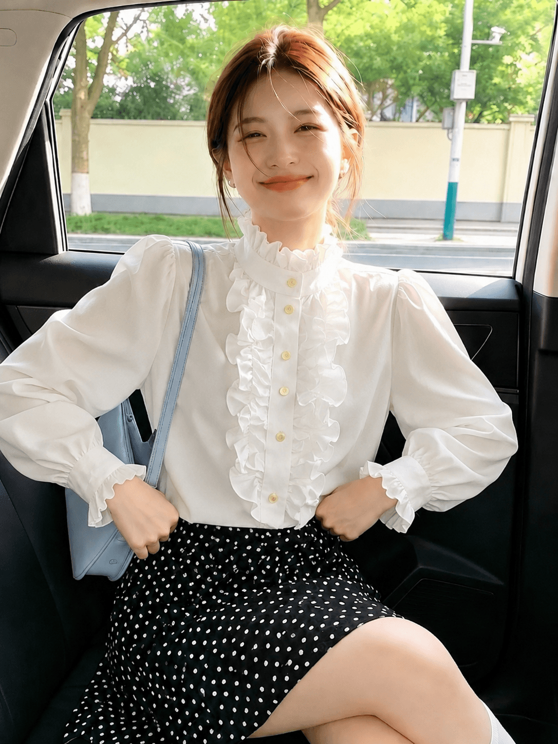 2026 새로운 유럽 상품 고급 센스 천 금빛 바람 패션 다용도 슬림해 보이는 화이트 스탠드 칼라 프릴 여성 셔츠