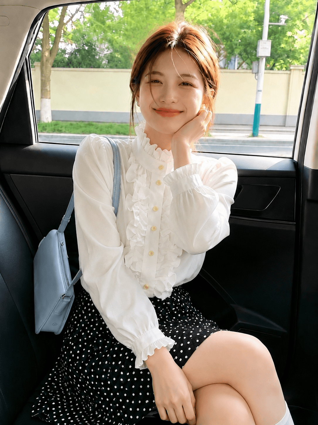 2026 새로운 유럽 상품 고급 센스 천 금빛 바람 패션 다용도 슬림해 보이는 화이트 스탠드 칼라 프릴 여성 셔츠 이미지 4