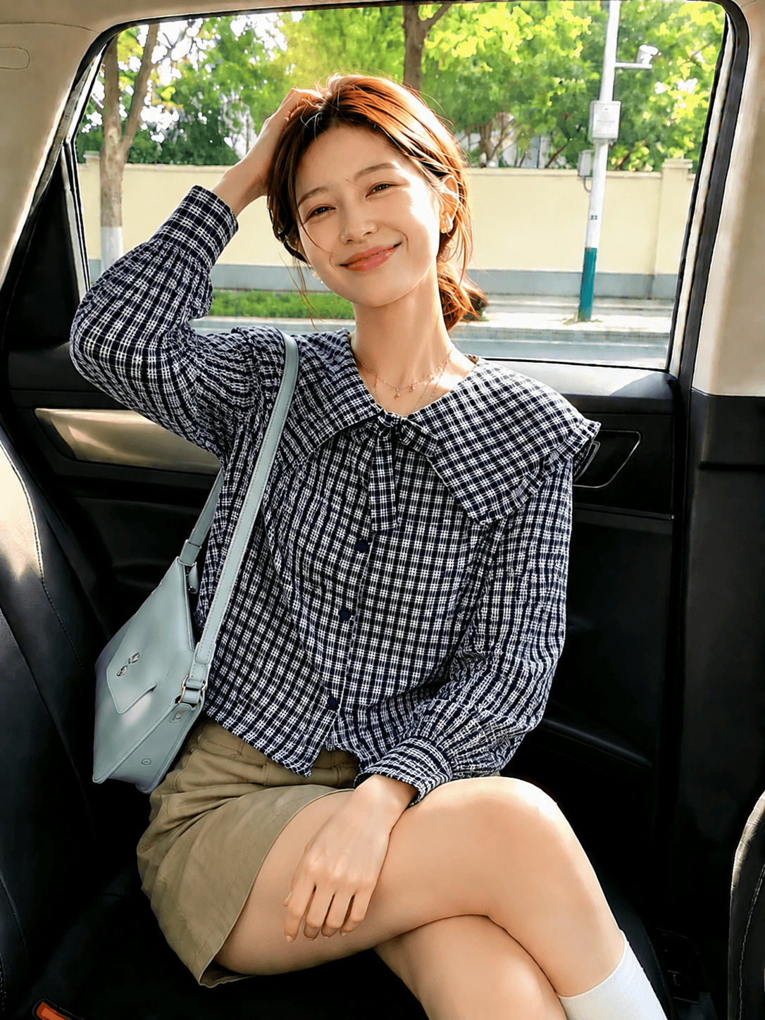 2026 가을 새로운 프랑스식 긴팔 맨위 여성 디자인 센스 작은 대중 베이비 칼라 나비 매듭 격자 무늬 셔츠 이미지 3