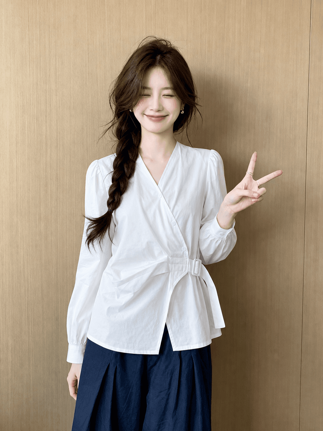 파란색 V넥 긍정적 인 어깨 긴팔 여성 셔츠 조기 가을 빅 사이즈 지방 mm 슬림해 보이는 불규칙 디자인 센스 허리 수축 맨위 상세 이미지 1