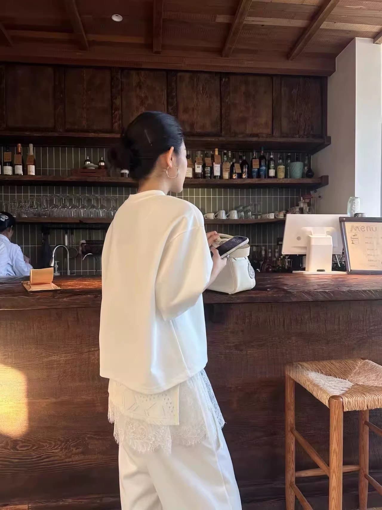 26 봄 여름 새로운 루즈핏 반팔 티셔츠 맨위 디자인 센스 레이스 랩스커트팬츠 와이드 레그 팬츠 세 조각 여성 세트 1073 상세 이미지 9