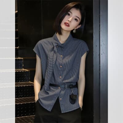진한 파란색 리본 스트라이프 반팔 셔츠 2026 여름 새로운 여성 의류 레트로 맨위 슈퍼 잘 생긴 다용도 셔츠 이미지 3