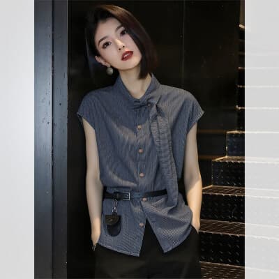 진한 파란색 리본 스트라이프 반팔 셔츠 2026 여름 새로운 여성 의류 레트로 맨위 슈퍼 잘 생긴 다용도 셔츠 이미지 4