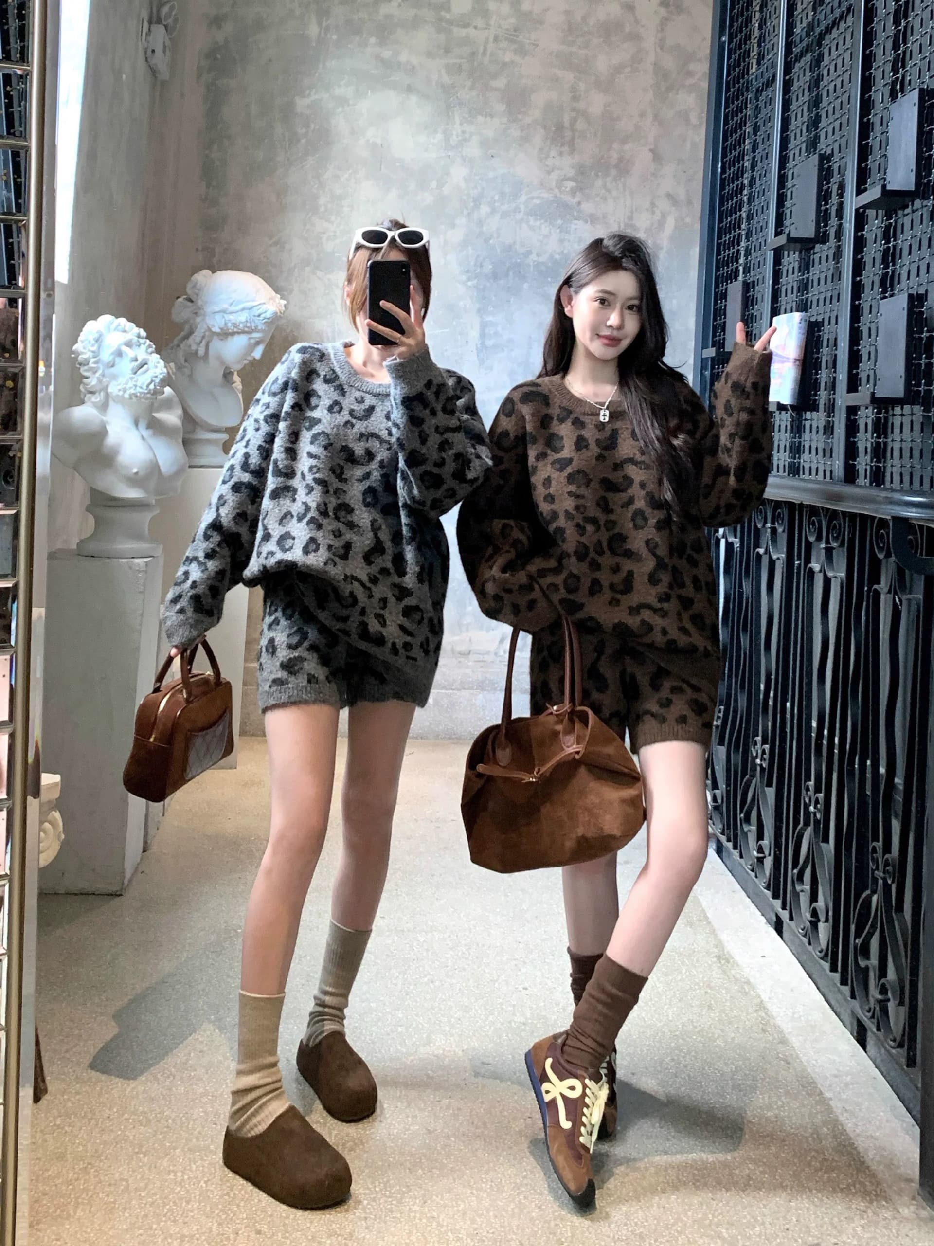 겨울 새로운 레트로 부드러운 찹쌀 느긋한 바람 루즈핏 레오파드 무늬 프린트 스웨터 하이웨이스트 캐주얼 반바지 세트 여성 상세 이미지 8