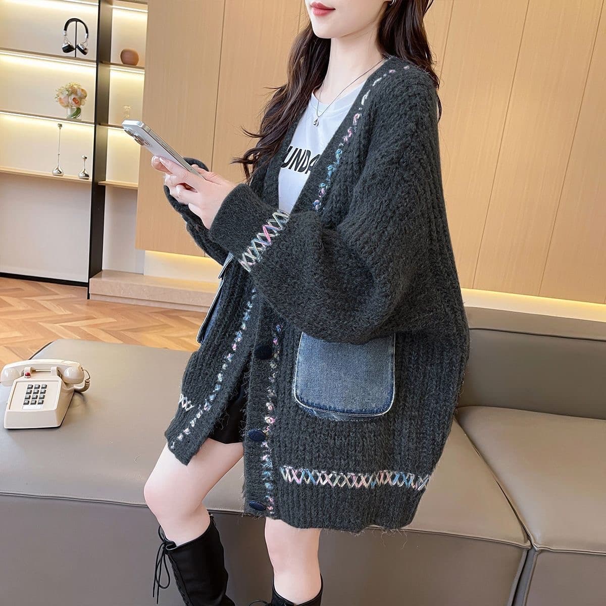 루즈핏 느긋한 바람 패치워크 데님 주머니 오픈 가디건 스웨터 여성 의류 가을 겨울 새로운 캐주얼 V넥 니트 스웨터 재킷 이미지 4