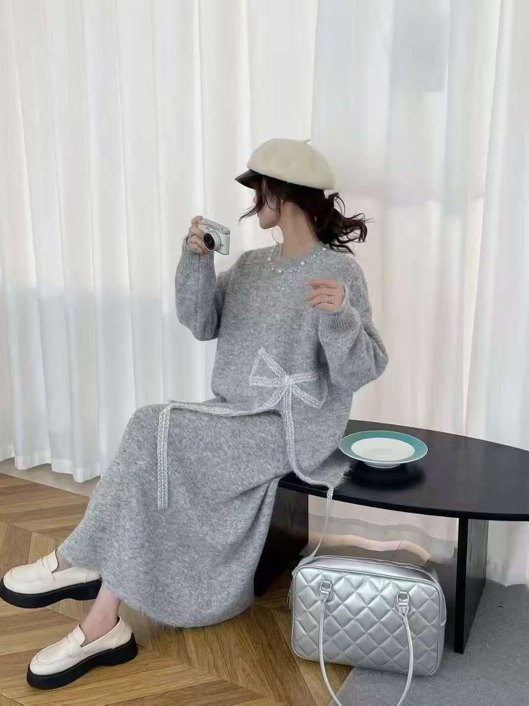 새로운 레이스 나비 매듭 디자인 트임 스웨터 고급 센스 슬림해 보이는 니트 반신 스커트 투피스 세트 이미지 2