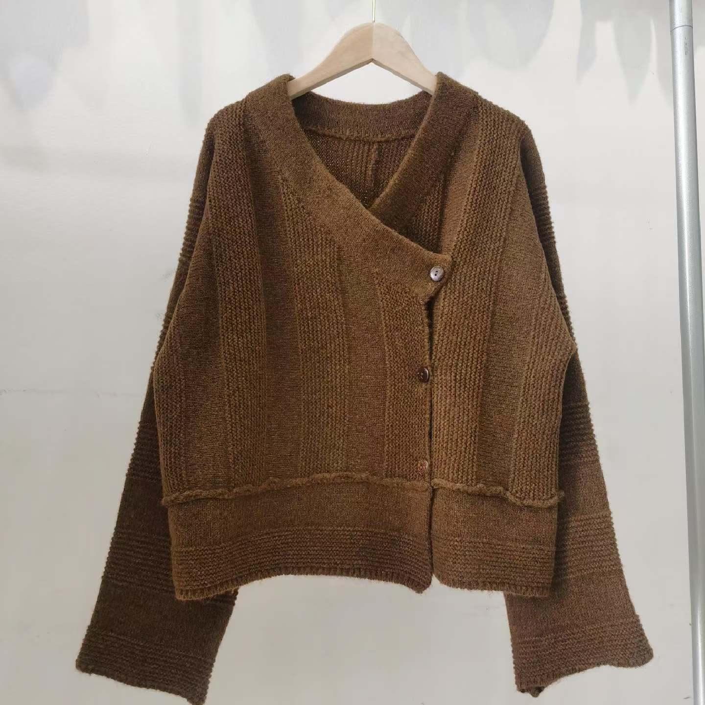 가을 겨울철 새로운 V넥 양모 스웨터 여성 루즈핏 쇼트 스타일 카디건 코트 맨위 이미지 4