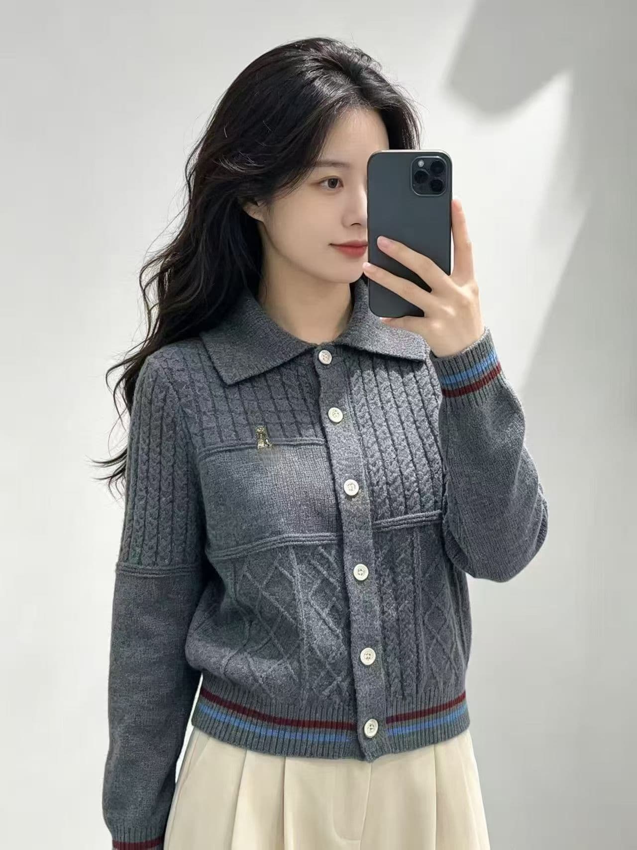 고유 한 아름다운 POLO 칼라 자카드 단일 행 골드 버클 스웨터 오픈 가디건 여성 가을 겨울철 새로운 니트 맨위 상세 이미지 3
