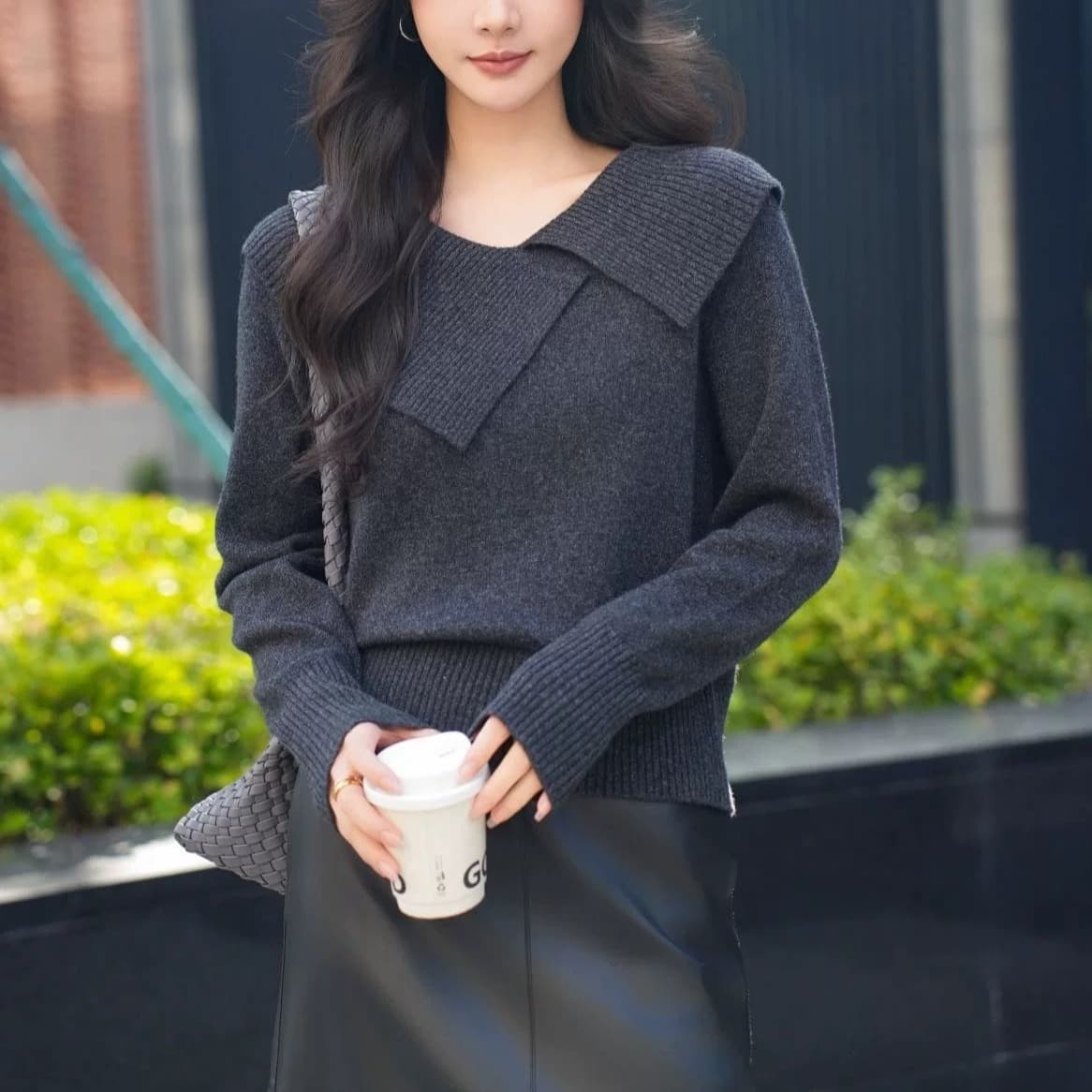 디자인 센스 빅 칼라 니트 스웨터 여자 겨울 새로운 패션 다용도 풀오버 외출용 인사이드 잡아라. 의류 트렌디 이미지 2