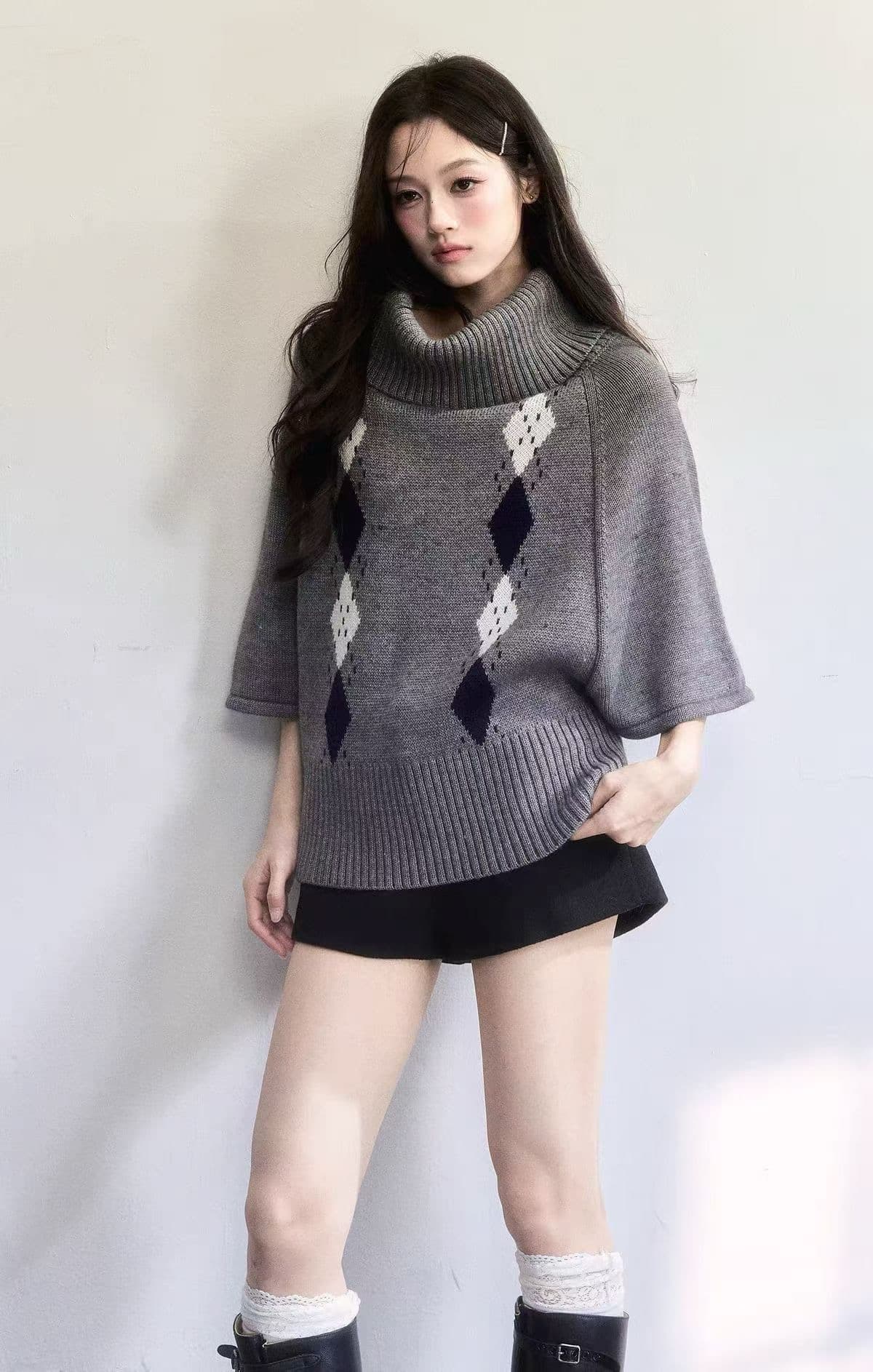 레트로 링 그리드 터틀넥 망토 디자인 루즈핏 다용도 풀오버 상세 이미지 4
