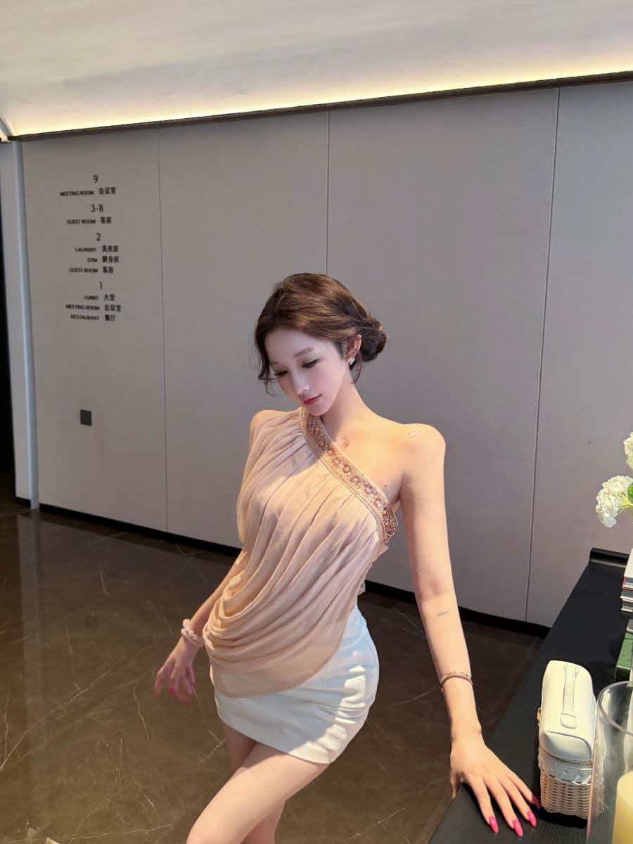 실사 고대 조기 분위기 센스 비즈 박기 비스듬한 오프숄더 쉬폰 조끼 여성 불규칙 주름 슬림해 보이는 맨위 상세 이미지 1