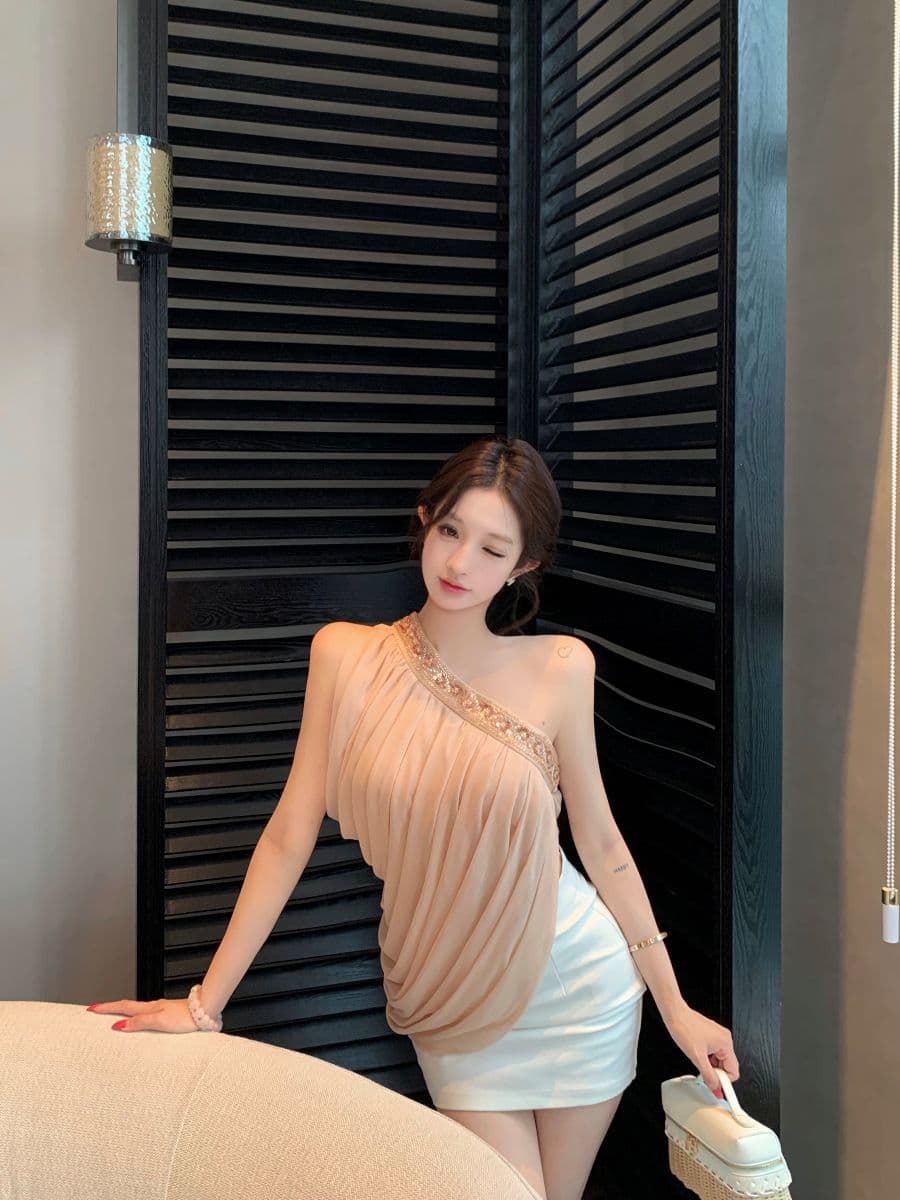 실사 고대 조기 분위기 센스 비즈 박기 비스듬한 오프숄더 쉬폰 조끼 여성 불규칙 주름 슬림해 보이는 맨위 상세 이미지 7