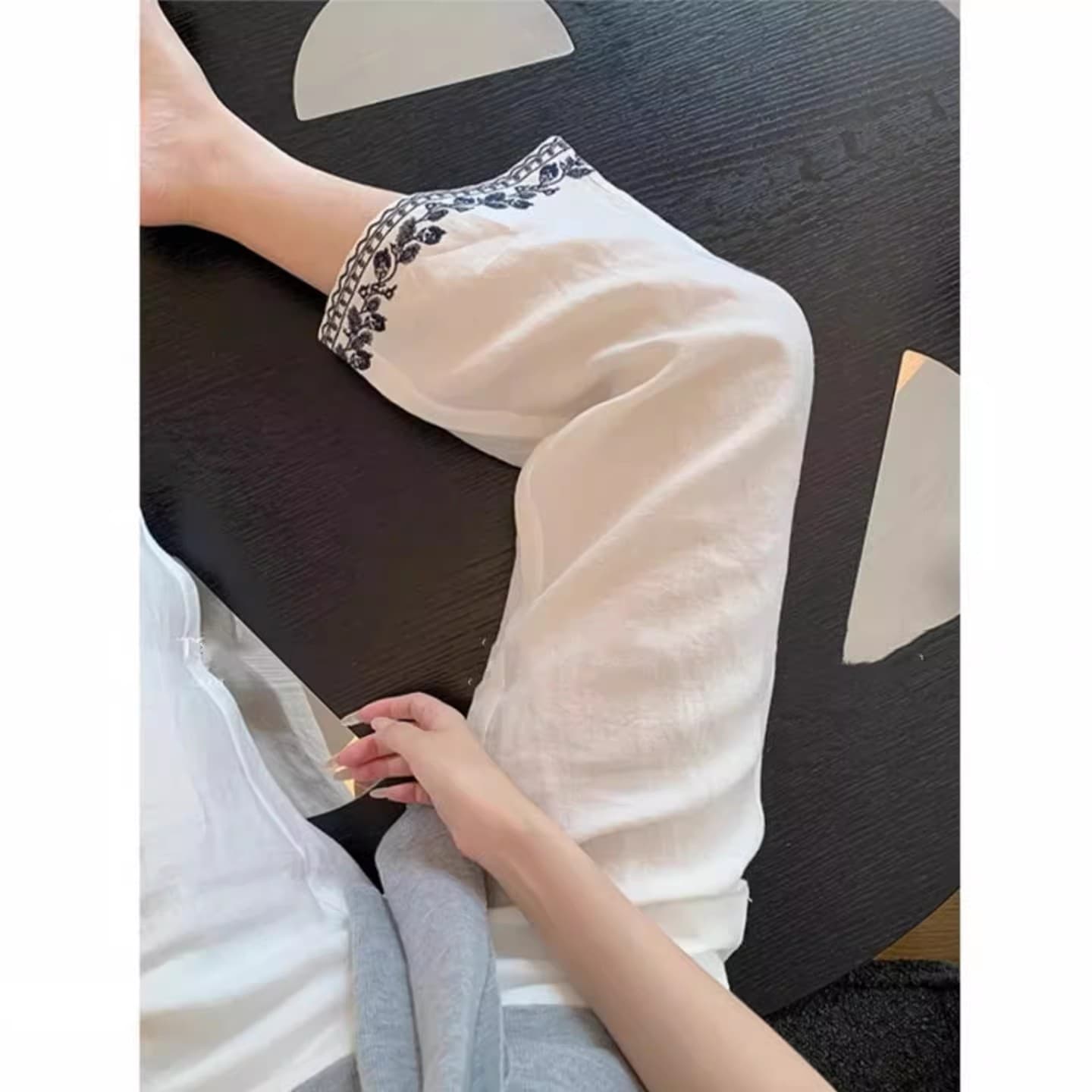 고급 센스 배색 자수 스트레이트 아마 바지 여자 여름 품격 오래된 돈 바람 슬림해 보이는 캐주얼 화이트 와이드 레그 팬츠 상세 이미지 9