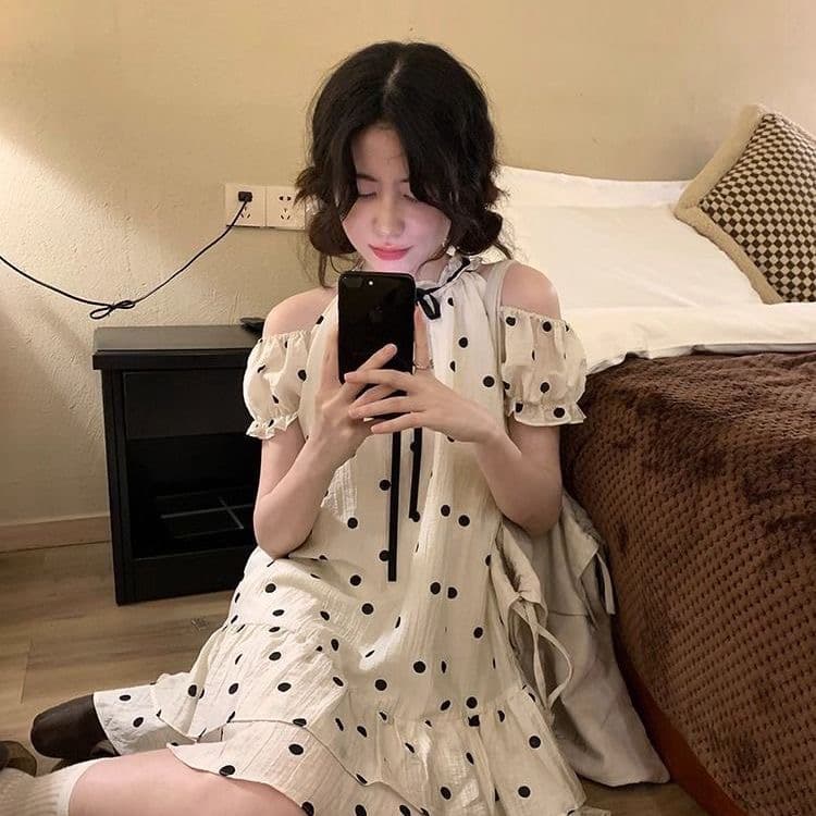 geegeefunny 도트 무늬 여성 드레스 여름 새로운 나비 매듭 오프숄더 반팔 거품 소매 치마 이미지 3
