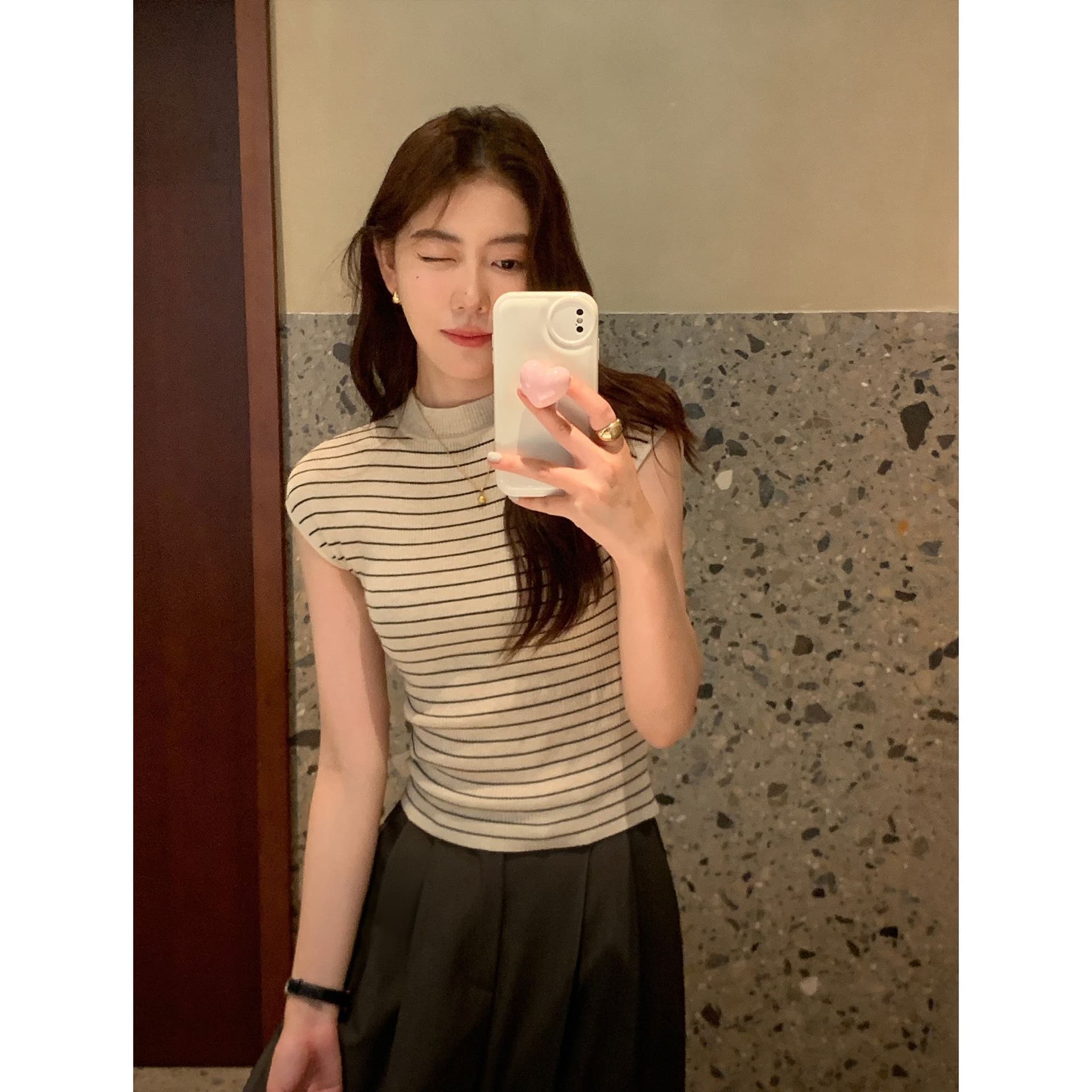 반하이넥 스트라이프 반팔 니트 스웨터 새로운 품격 몸매 가꾸기 디스플레이 농땡이 부리다 니트 스웨터 상세 이미지 4