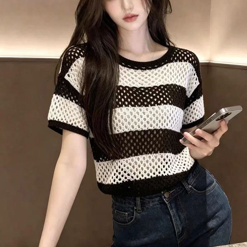 프랑스식 스트라이프 홀로우 아웃 메시 그리드 반팔 라운드 넥 니트 스웨터 여성 여름 2026 새로운 외국 가스 다용도 풀오버 맨위 상세 이미지 6