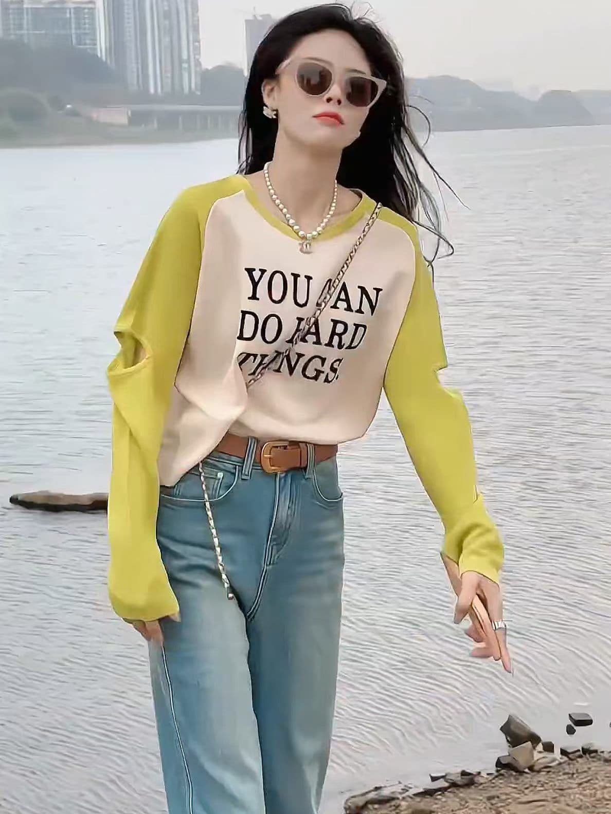 도파민 작은 키 알파벳 찢어진 부분 긴팔 맨위 여성 봄 여름 새로운 라운드 넥 디자인 센스 작은 대중 루즈핏 연령 감소 이미지 2