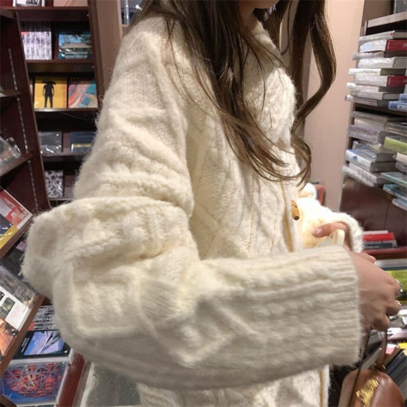 켜기 새로운 레트로 폴로 칼라 소뿔 버클 꽈배기 오픈 가디건 여성 느슨함 느긋한 바람 미니멀리즘 좋아 보인다. 여성 니트 오픈 가디건 상세 이미지 6