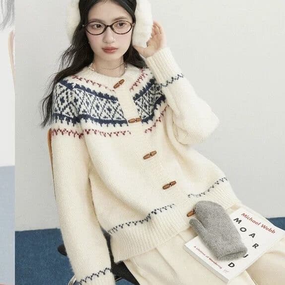 공정한 섬 자카드 스웨터 느긋한 바람 한 부서 달콤함 소뿔 버클 더블 색상 오픈 가디건 가을 겨울철 부드러운 찹쌀 루즈핏 재킷 상세 이미지 8