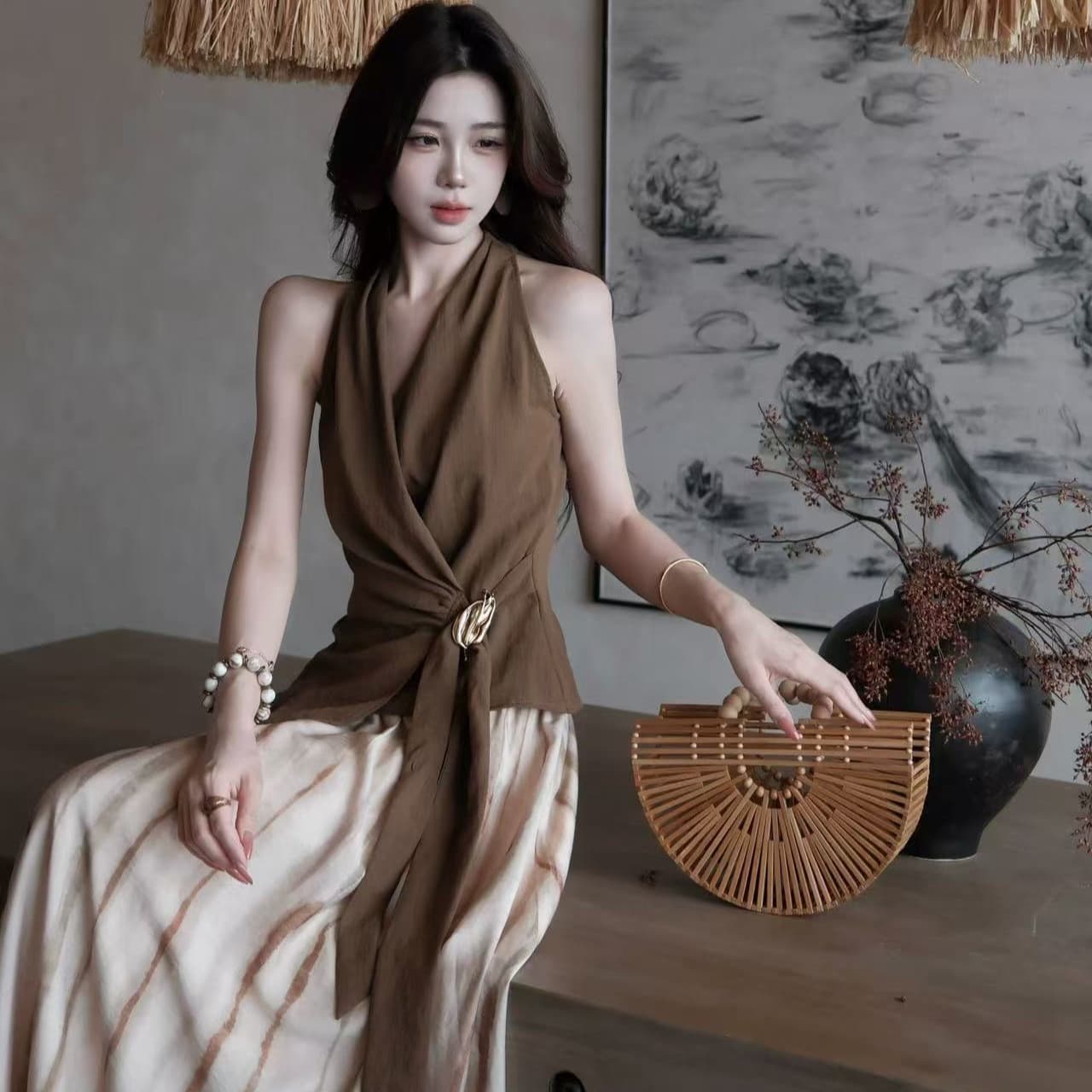 부드러운 바람 민소매 행침 목 십자가 V넥 레이스업 허리 수축 맨위 프린트 반신 치마 세트 여성 이미지 6