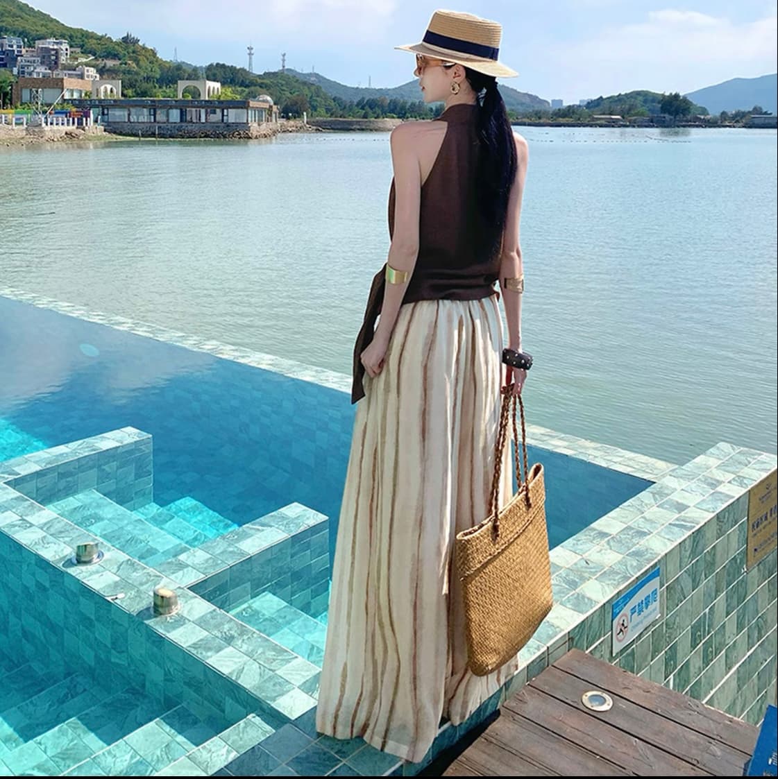 휴가 바람 세트 여성 여름 운남 달리 여행 V넥 행침 목 민소매 조끼 코디 와이드 레그 팬츠 투피스 세트 상세 이미지 5
