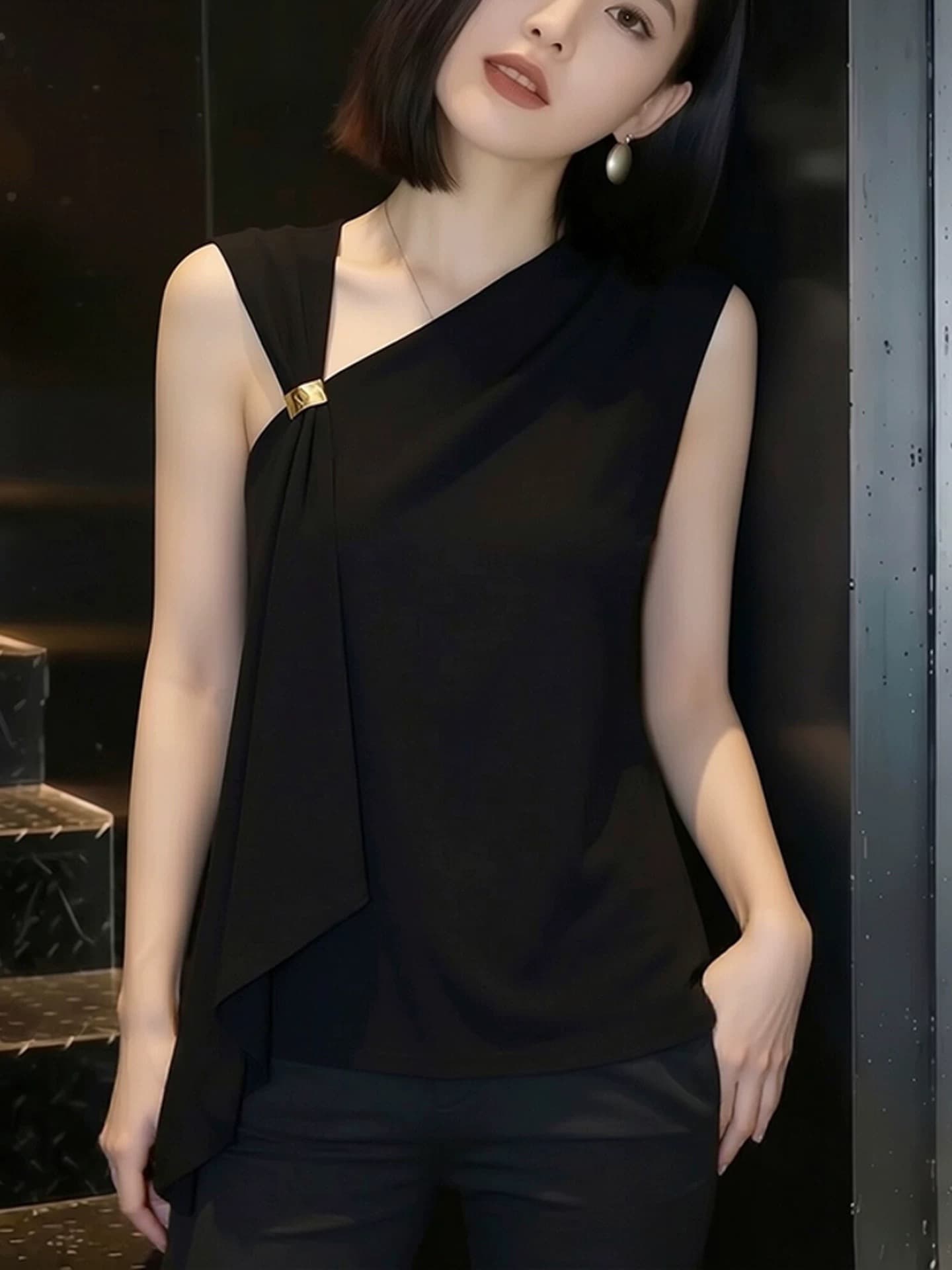 2026 여름 새로운 패션 디자인 센스 비틀림 장식 미니멀리즘 조끼 여성 의류 슬림해 보이는 품격 다용도 센스 맨위 상세 이미지 2