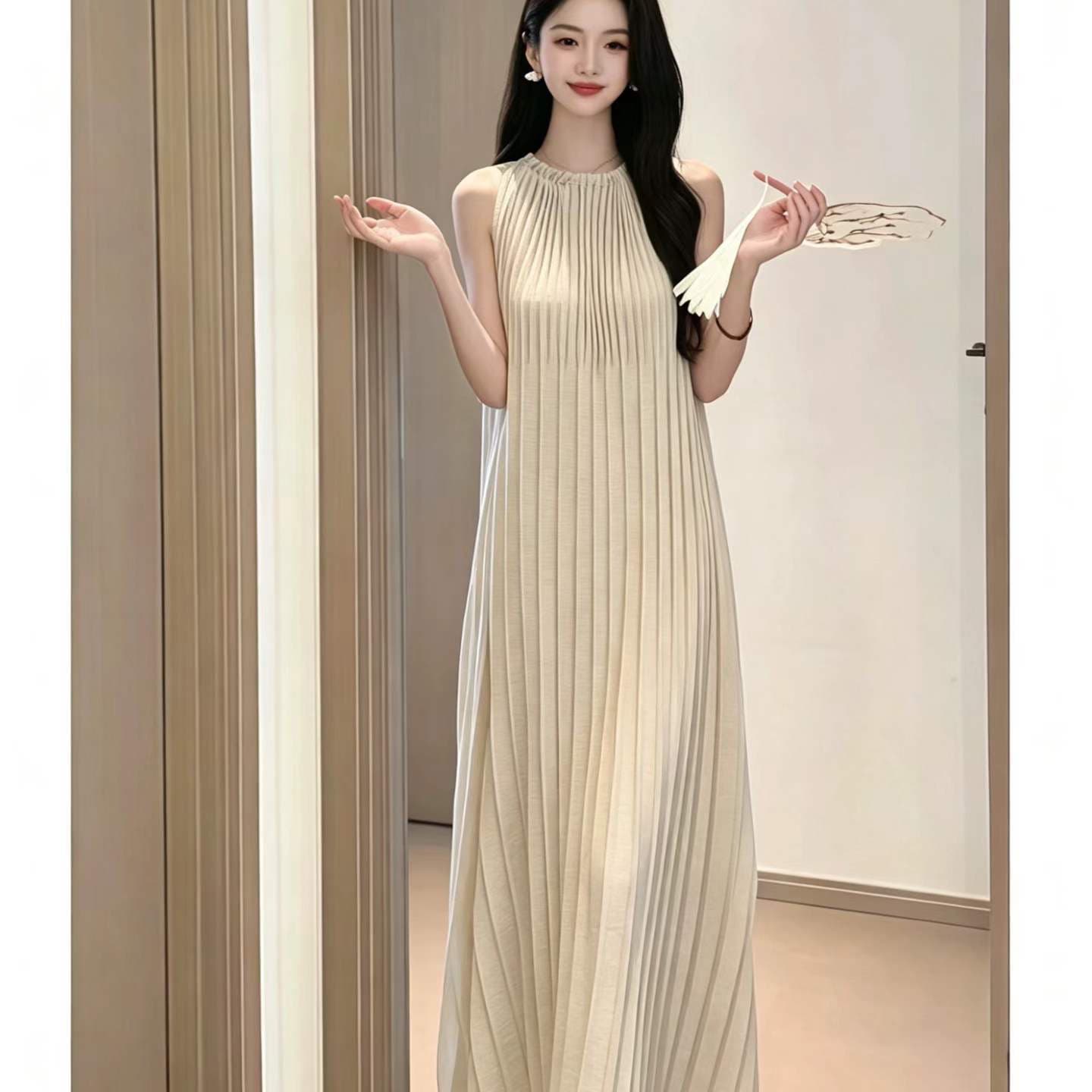 천 골드 주름 디자인 센스 품격 느긋한 문예 롱 스커트 고급 민소매 해변가 드레스 상세 이미지 7