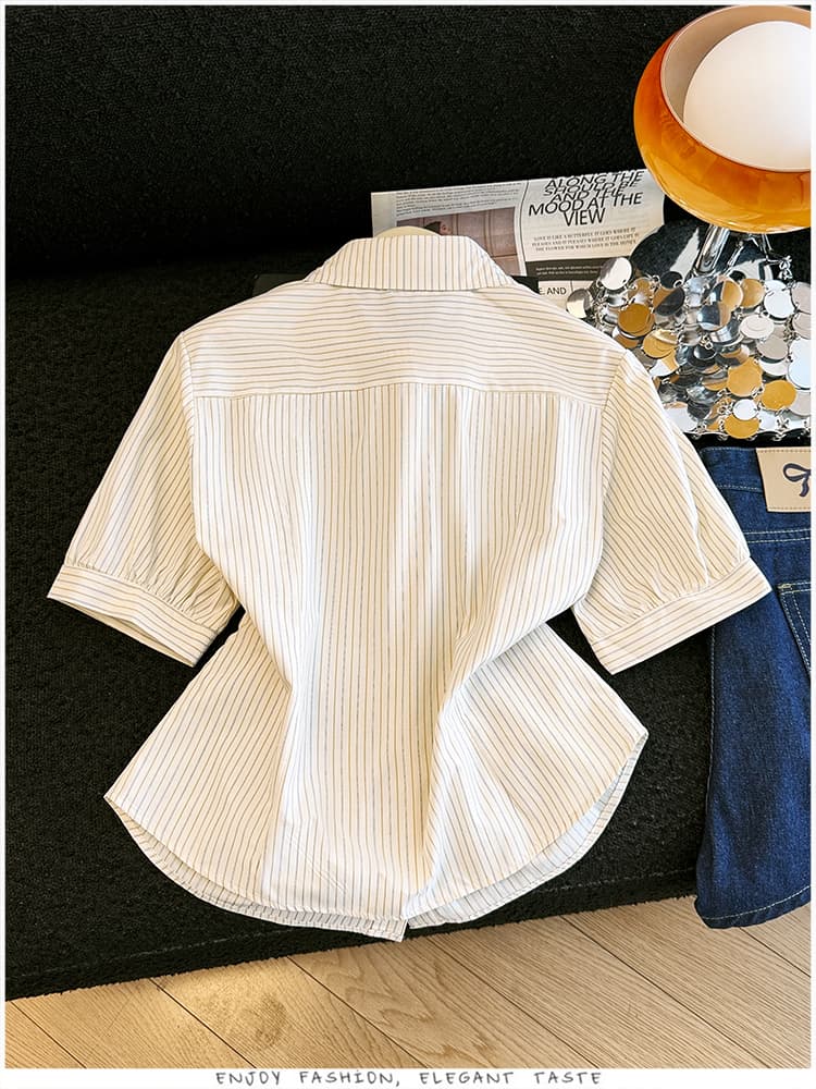 실사 선물 화물 스트라이프 반팔 셔츠 몸매 가꾸기 슬림해 보이는 수신 Pleat 허리 수축 2026 여름 새로운 자수 작은 셔츠 맨위 상세 이미지 14