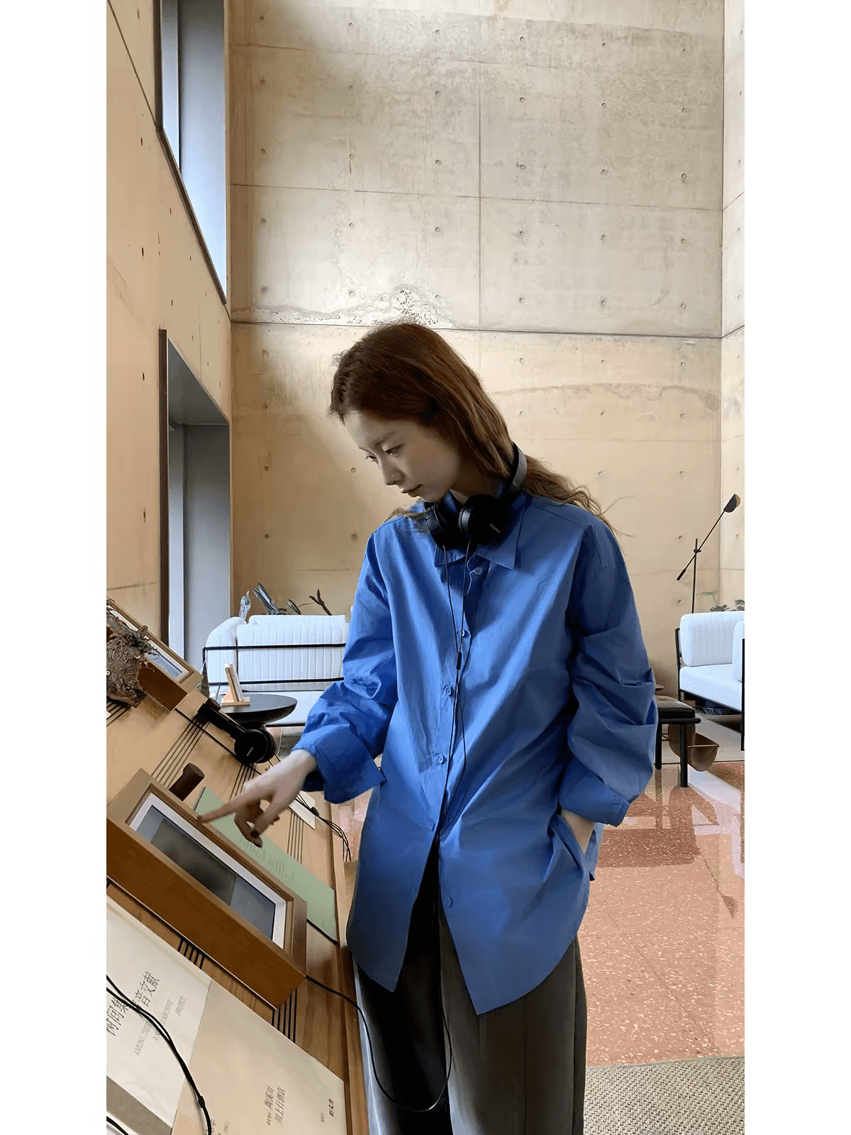 레드 맨 파빌리온 파란색 여성 셔츠 2026 새로운 가을 프랑스식 맨위 코치 사소한 긴팔 자이언트 잘 생긴 ~ 중 셔츠 이미지 3