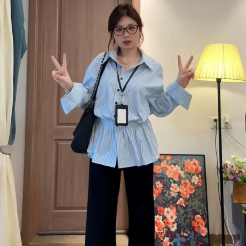 파란색 긴팔 스트라이프 셔츠 이른 가을 여성 의류 2026 새로운 허리 수축 셔츠 한 부서 chic Chic 작은 셔츠 맨위 상세 이미지 2