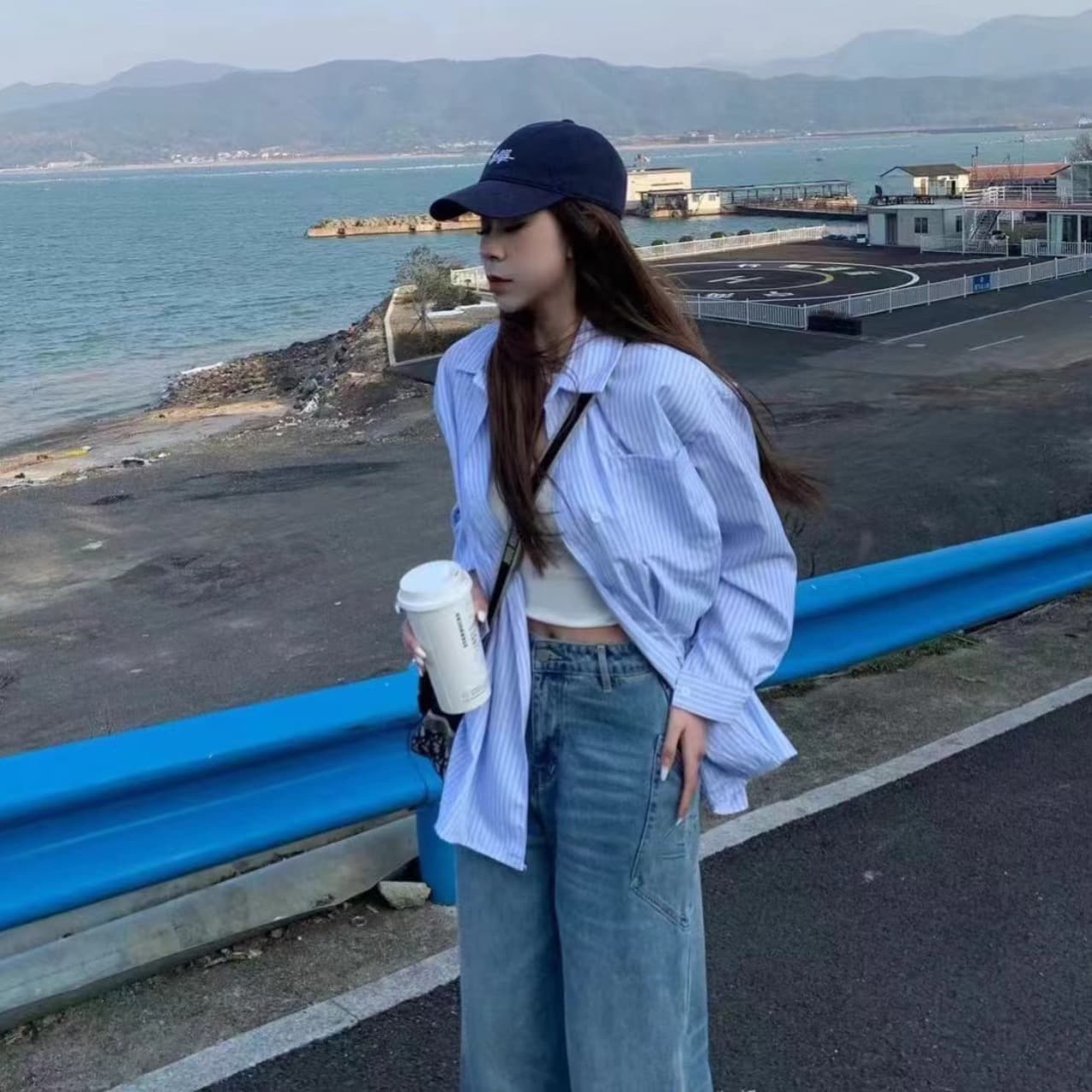 파란색 스트라이프 여성 셔츠 봄 새로운 디자인 센스 작은 대중 루즈핏 셔츠 한 부서 고유 한 Chic 긴팔 맨위 상세 이미지 1