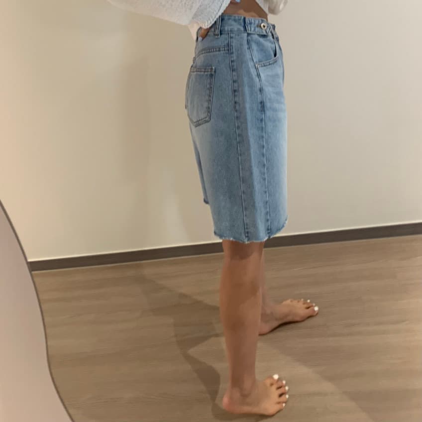 밝은색 5 점 루즈핏 스트레이트 팬츠 부서 버클 거친 가장자리 워싱 슬림해 보이는 데님 반바지 상세 이미지 7