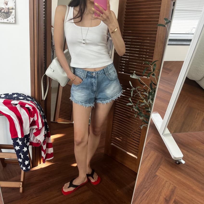 워싱 연삭 화이트 거친 가장자리 슬림해 보이는 핫걸 데님 반바지 상세 이미지 33