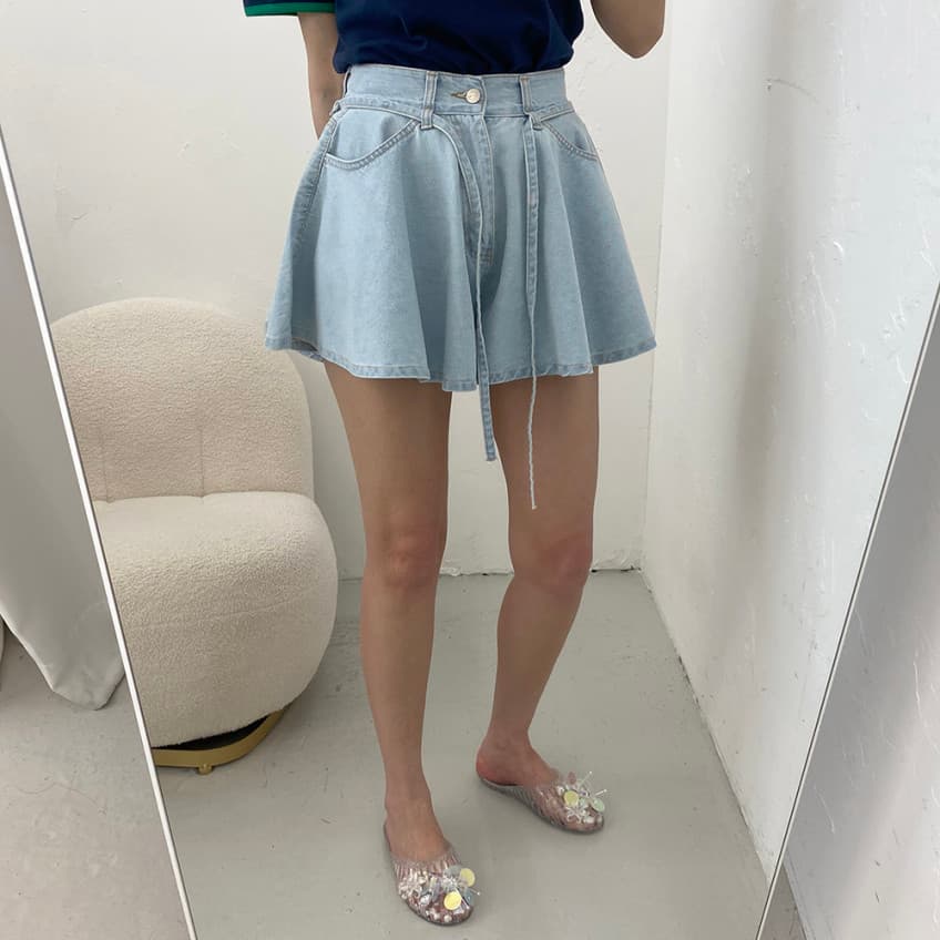 지금 루즈핏 스트랩 나팔 대 넓은 다리 데님 반바지 상세 이미지 4