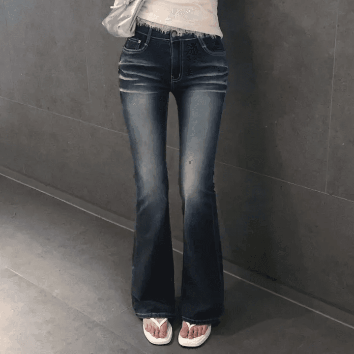 어두운 색 워싱 부츠컷 타이트 디스플레이 다리 길이 청바지 상세 이미지 7