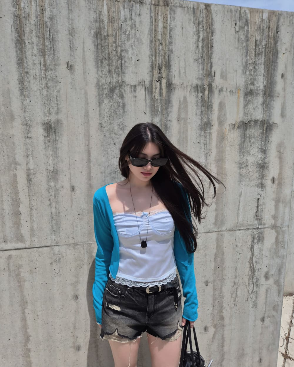 지금 삼색 피해를 주다 찢어진 부분 거친 가장자리 넓은 다리 데님 반바지 상세 이미지 4
