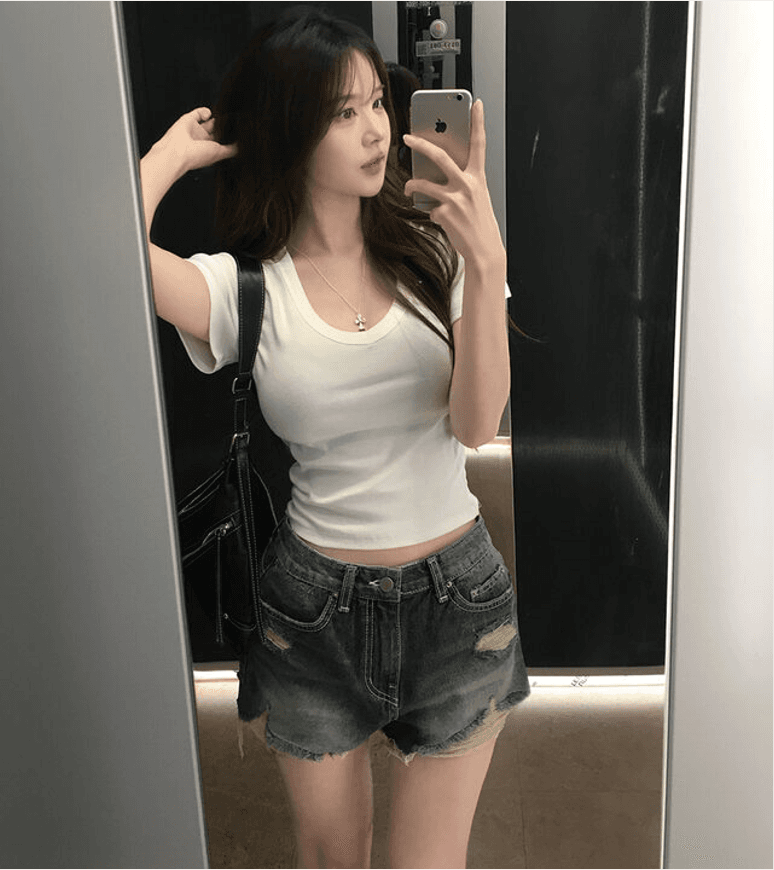 지금 삼색 피해를 주다 찢어진 부분 거친 가장자리 넓은 다리 데님 반바지 이미지 2