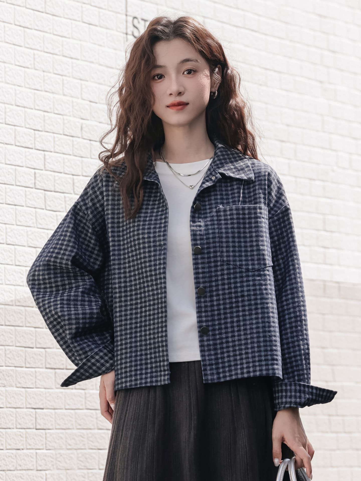 2026 년 이른 봄 새로운 분위기 센스 한 부서 출퇴근 폴로 칼라 격자 무늬 셔츠 싱글 줄 버튼 오픈 가디건 데님 여성 코트