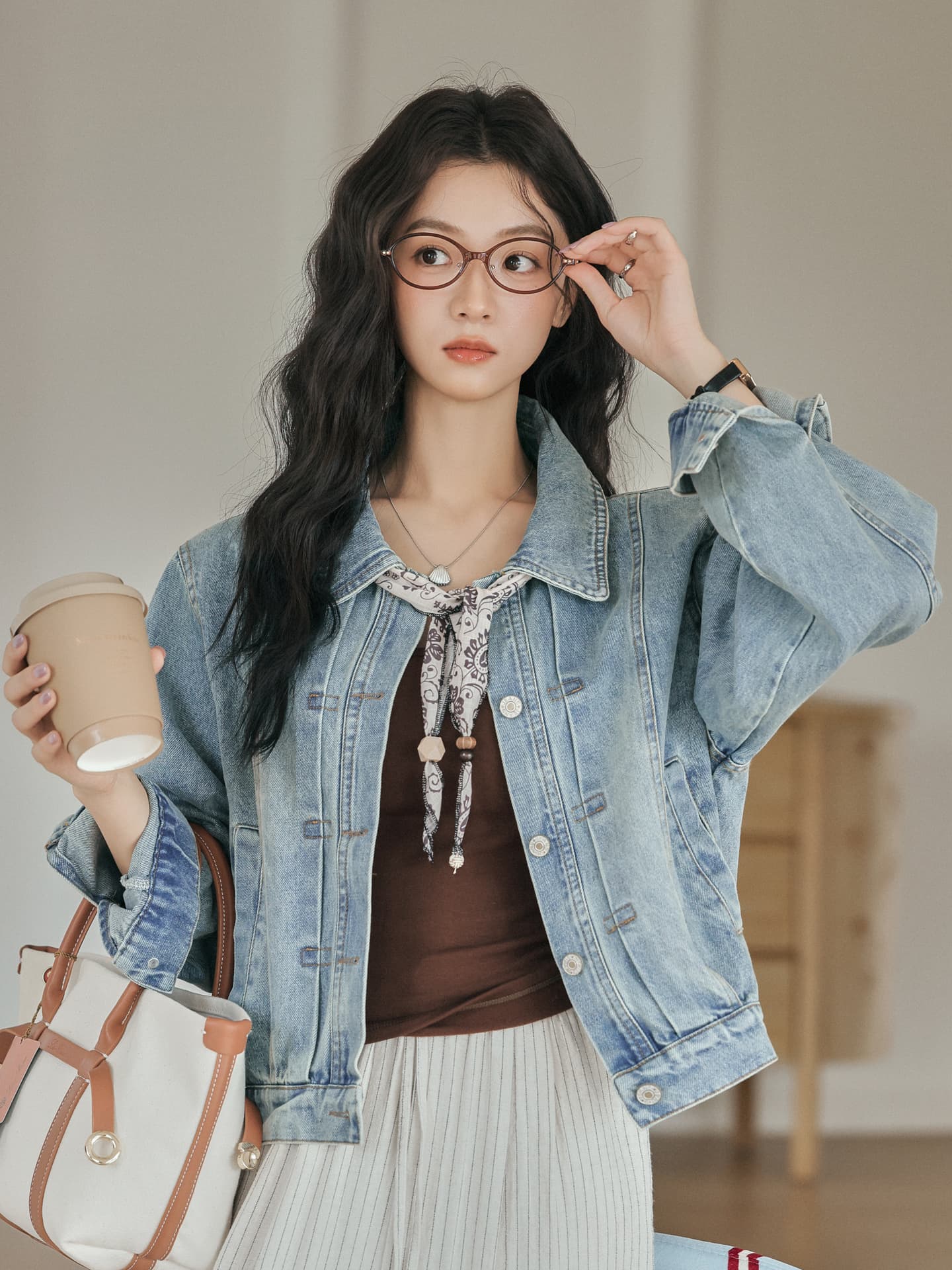 2026 이른 봄 새로운 폴로 칼라 싱글 줄 버튼 레트로 워시 물 카우보이 바깥 여성 세트 경기 스카프 다용도 재킷 맨위 트렌디 이미지 2
