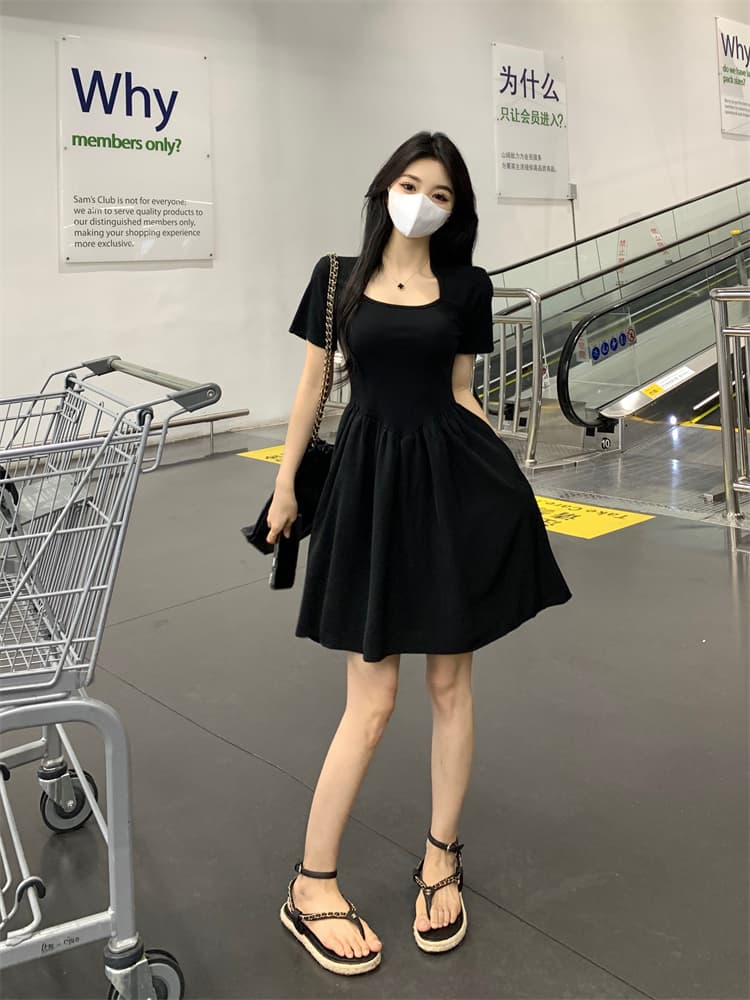 광장 칼라 패치워크 몸매 가꾸기 품격 슬림해 보이는 여성 드레스 여름 2026 새로운 하이웨이스트 검정색 진자 짧은 치마 상세 이미지 2