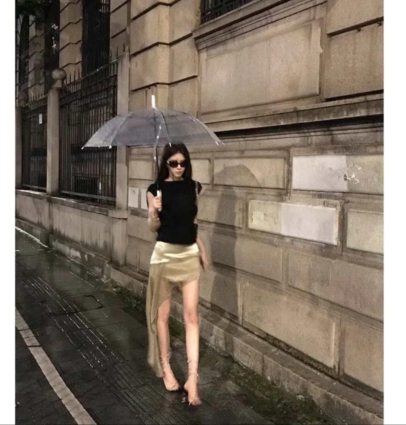 pz 블랙 골드 공단 그림자 비싼 센스 부자 소녀 100 라이 경기 서울 백리스 v 단어 맨위 리본 반신 스커트 세트 상세 이미지 1